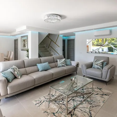 Azure Villa *